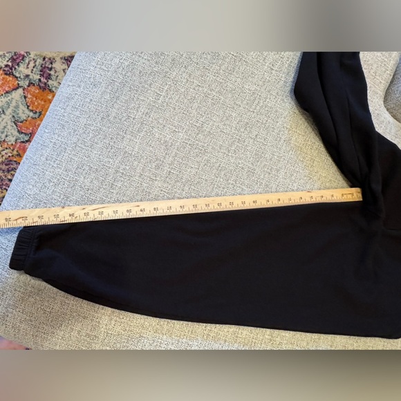 Victoria Sport elastic Waist Women’s Black Sweatpants Elastic Hem Pockets Sz M - Picture 9 of 10